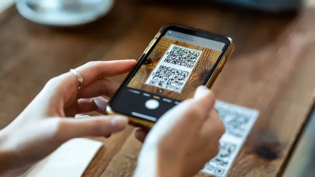 Decoding Digital Payments: Exploring QR Payment vs. Tap and Pay
